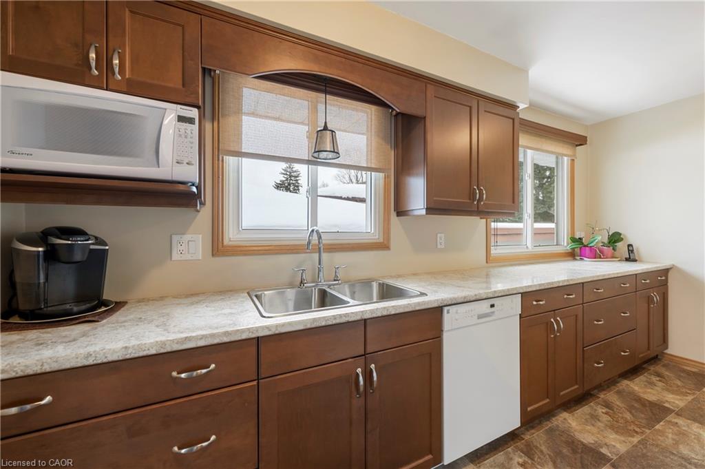 401 Mohawk Road W Property Photo 15