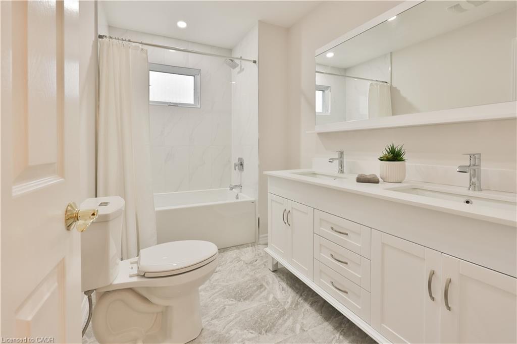 431 Naomi Crescent Property Photo 28