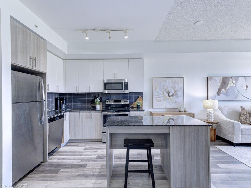 305-1284 Guelph Line Property Photo 4