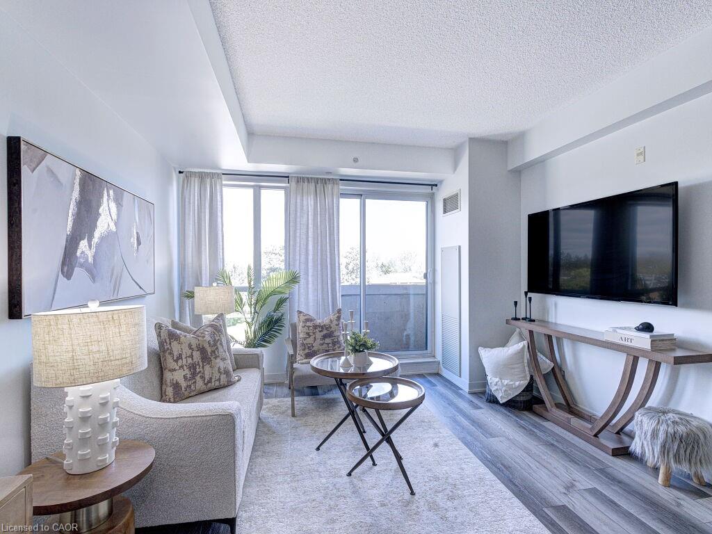 305-1284 Guelph Line Property Photo 11