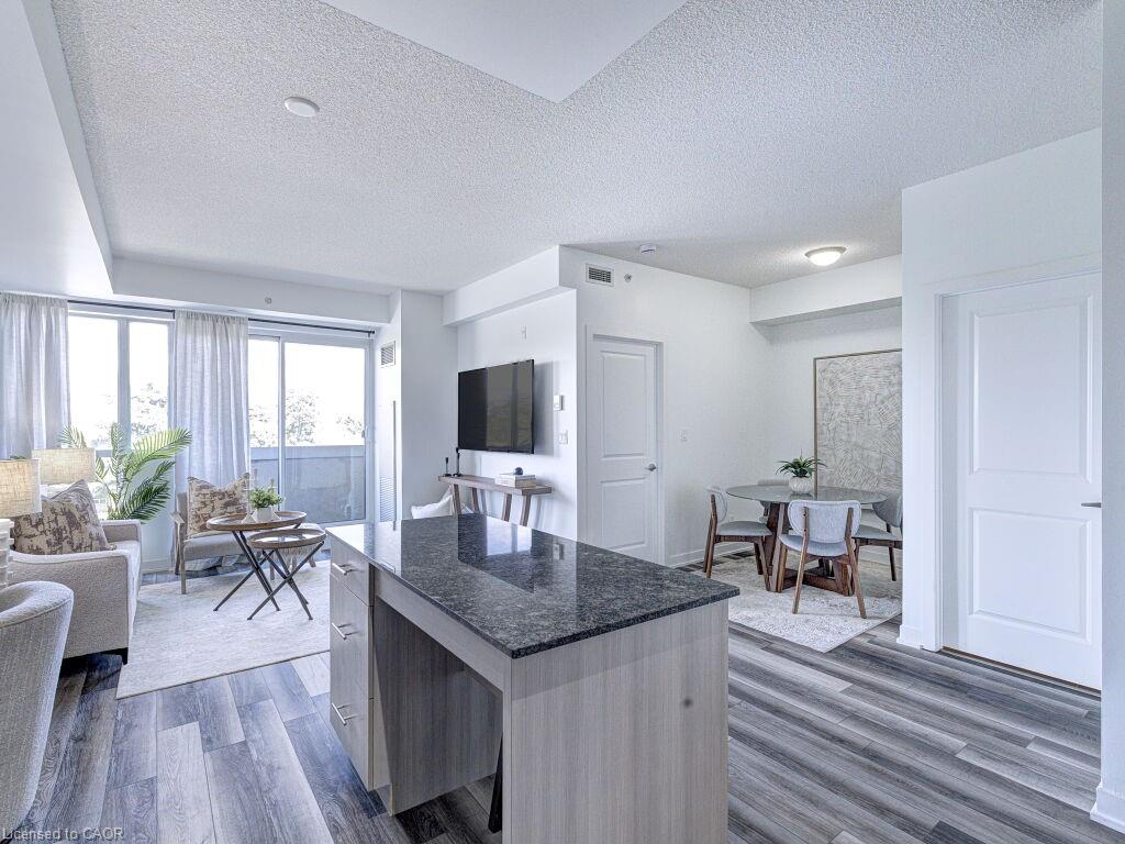 305-1284 Guelph Line Property Photo 13