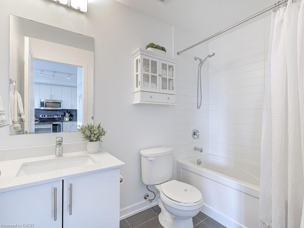 305-1284 Guelph Line Property Photo 18