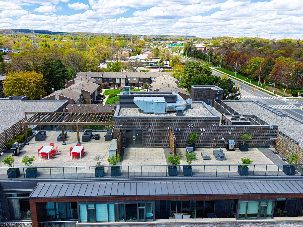 305-1284 Guelph Line Property Photo 24