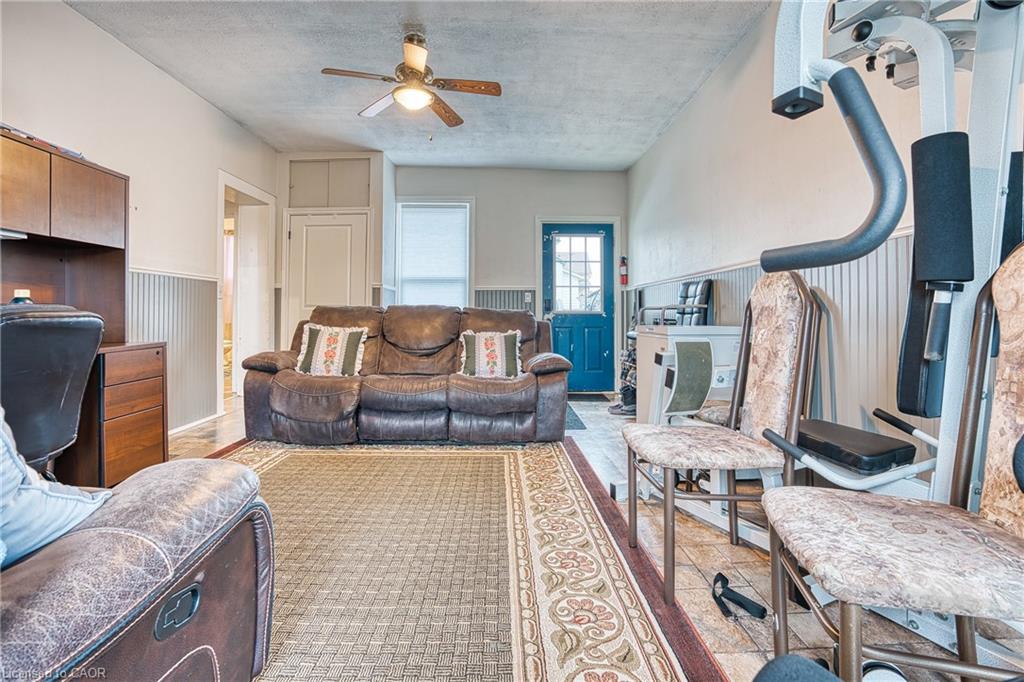 745 Main Street W Property Photo 6