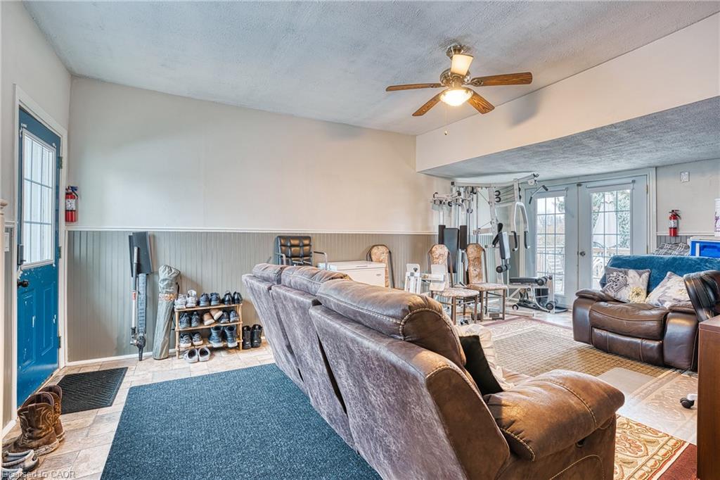 745 Main Street W Property Photo 7