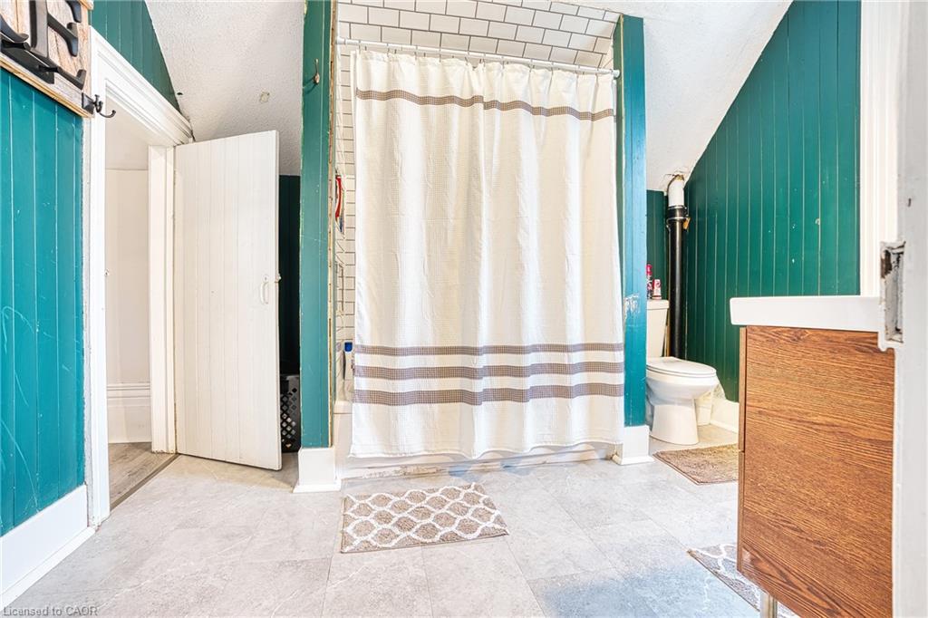 745 Main Street W Property Photo 18