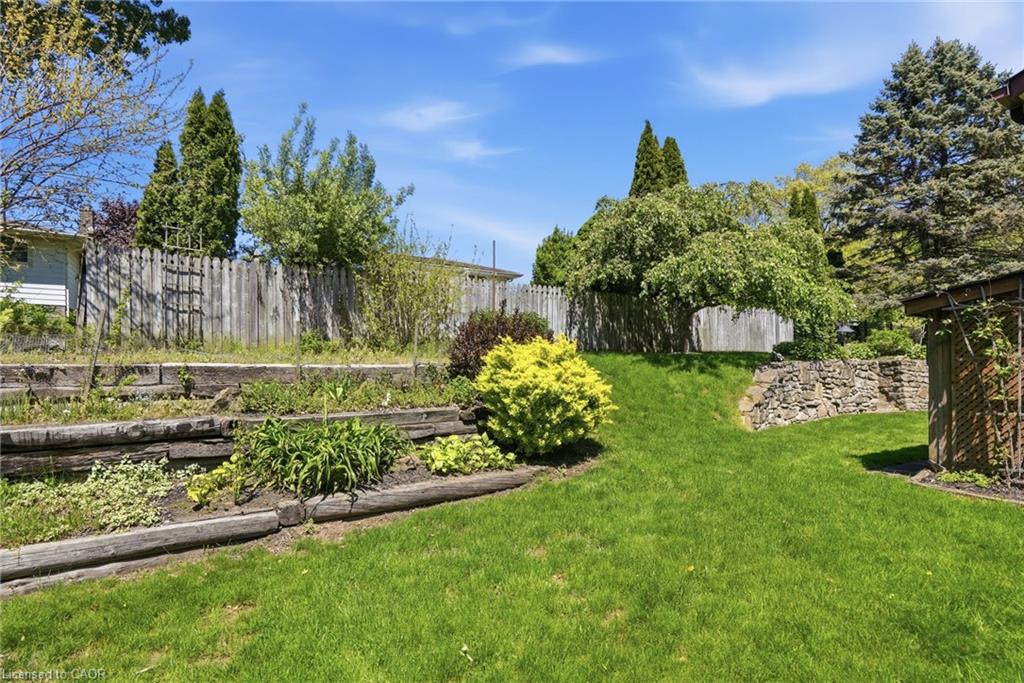 9 Magnolia Court Property Photo 4