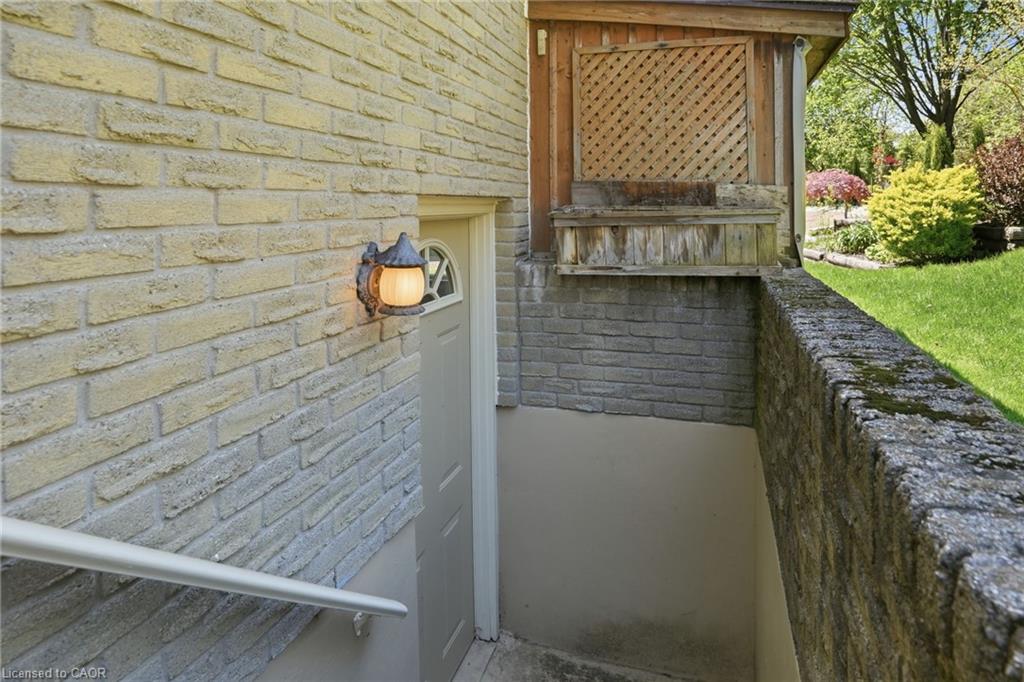 9 Magnolia Court Property Photo 7