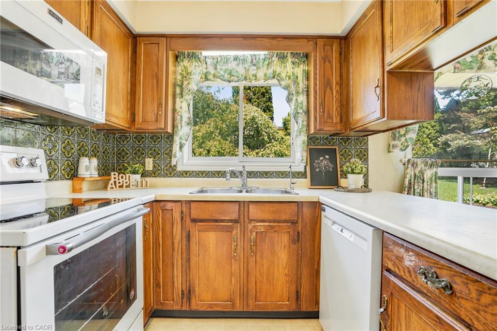 9 Magnolia Court Property Photo 15