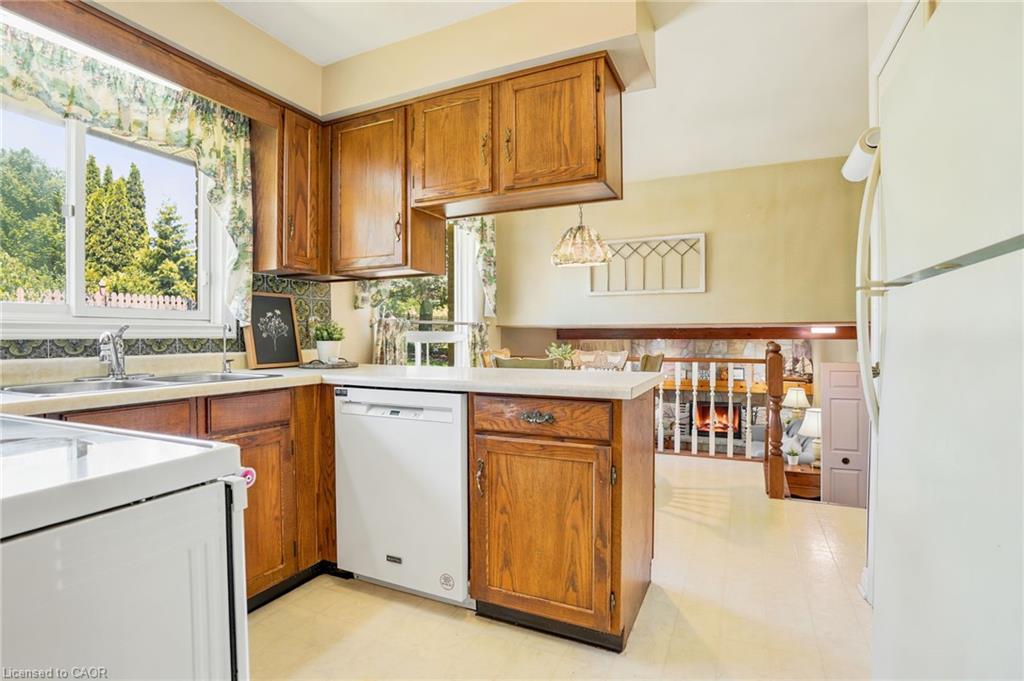 9 Magnolia Court Property Photo 16