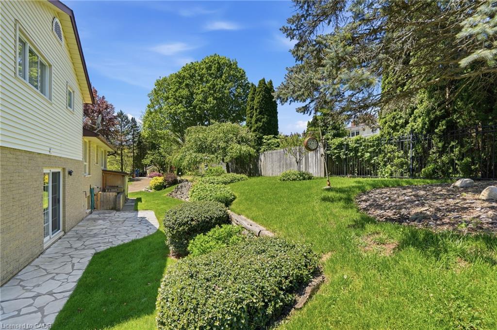 9 Magnolia Court Property Photo 32