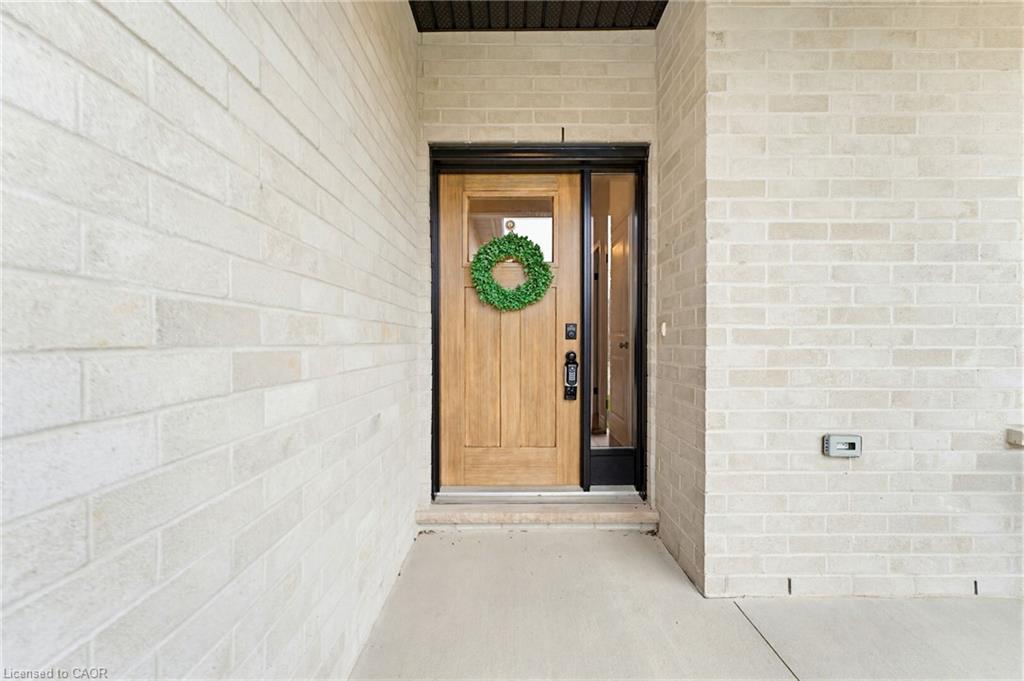24 Gilmer Crescent Property Photo 10