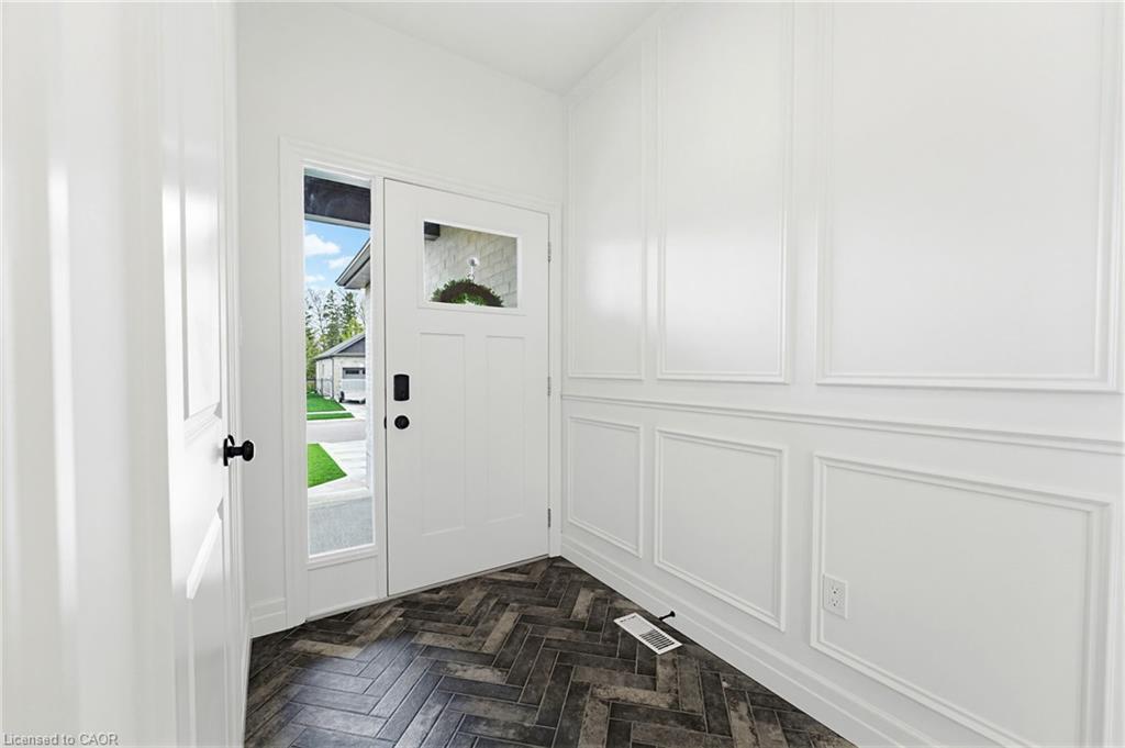 24 Gilmer Crescent Property Photo 11