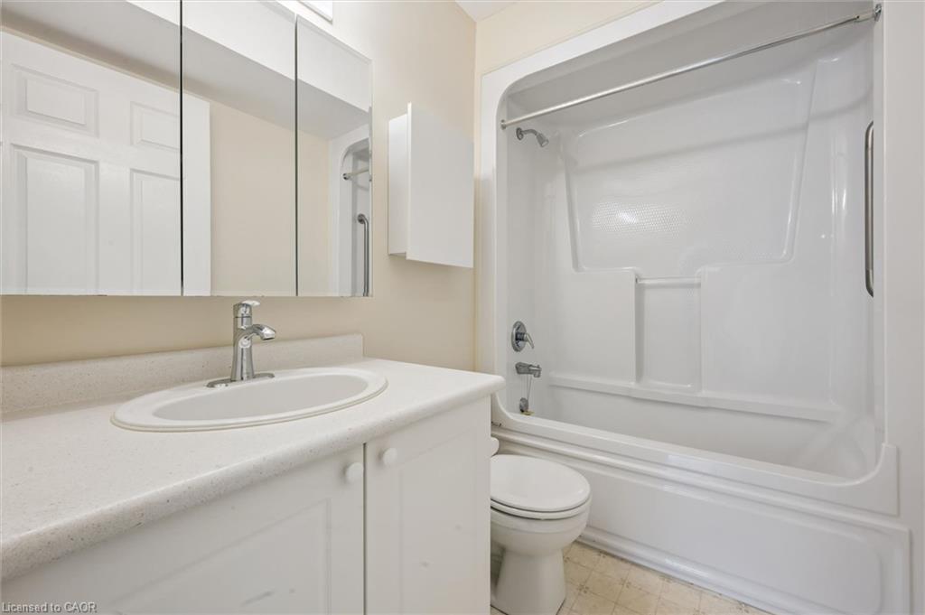 110-20 St George Street Property Photo 16