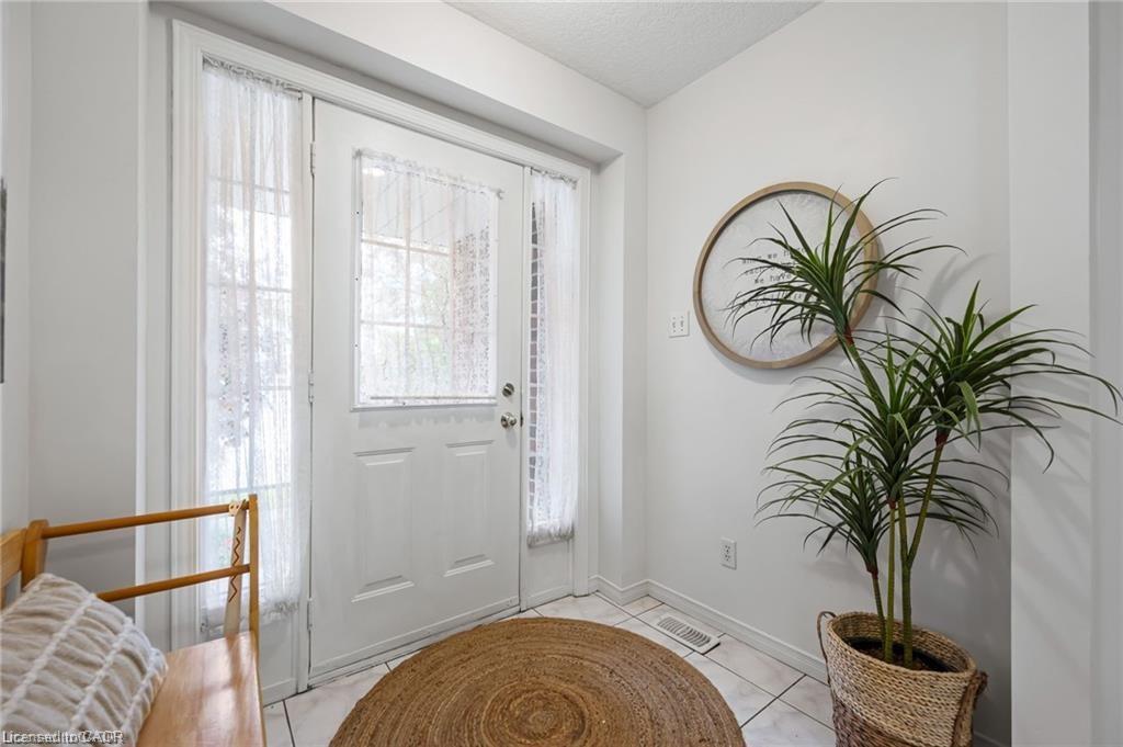 444 Burnett Avenue Property Photo 5
