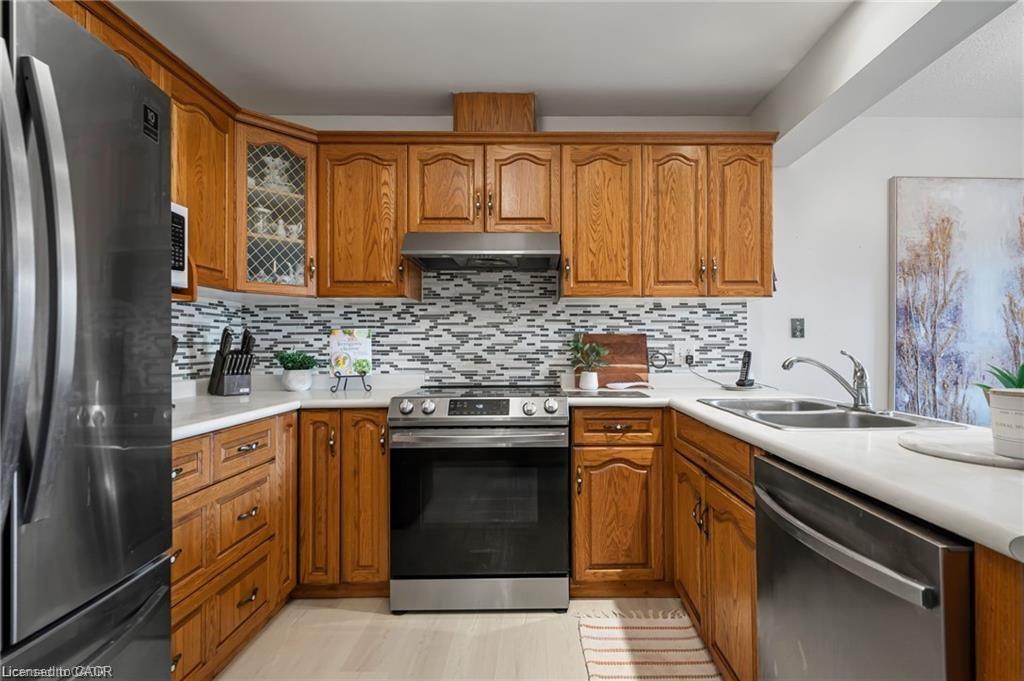 444 Burnett Avenue Property Photo 11