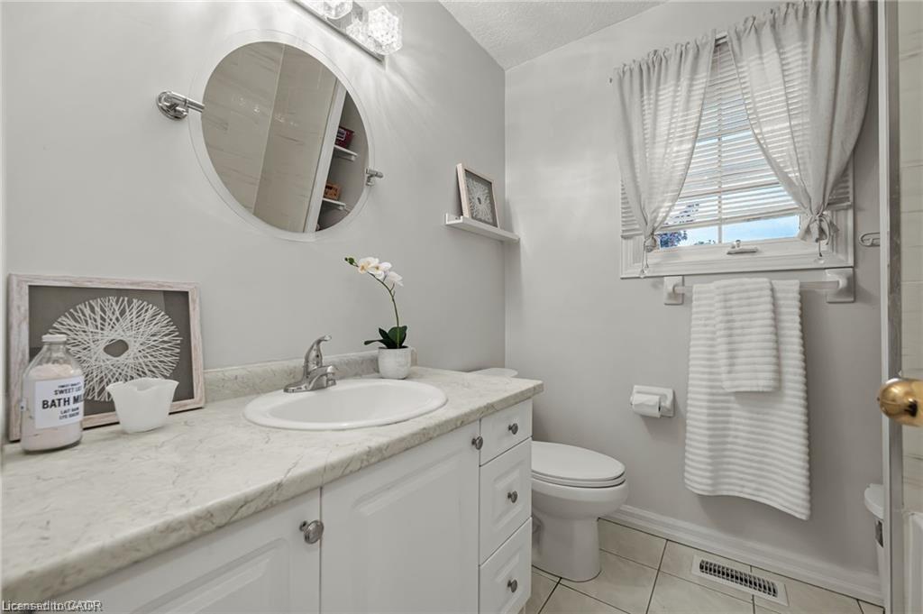 444 Burnett Avenue Property Photo 31