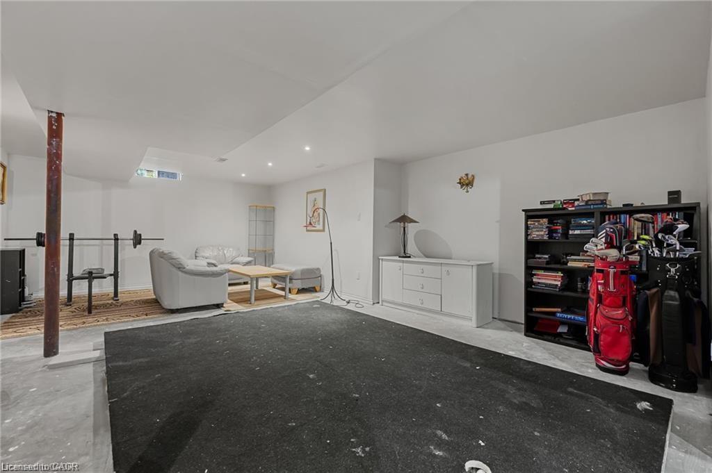 444 Burnett Avenue Property Photo 34