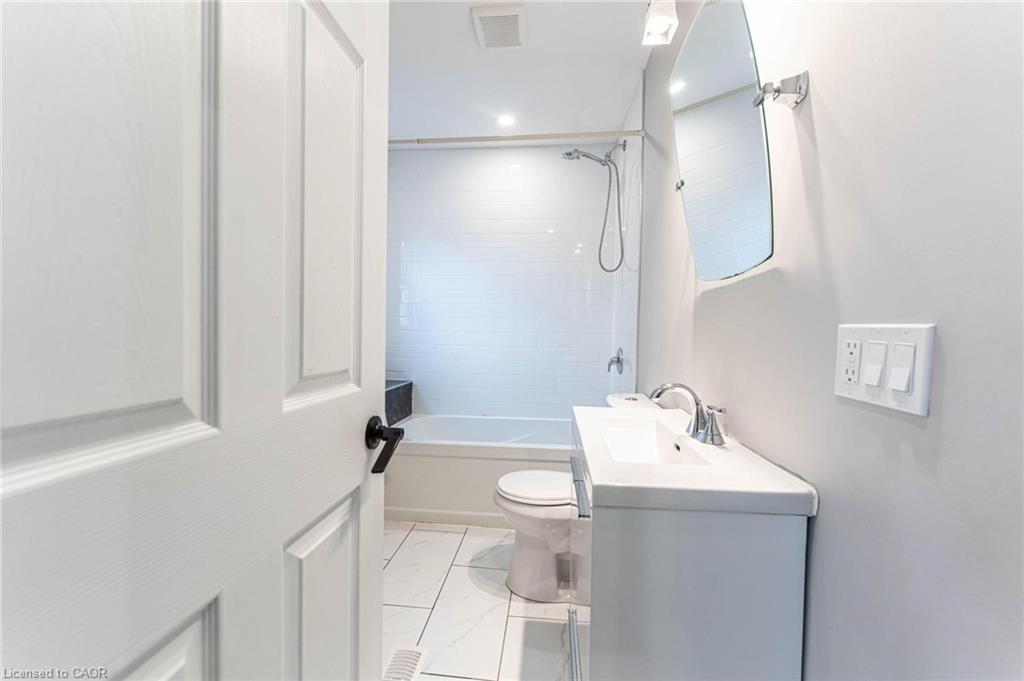 222 Kensington Avenue N Property Photo 25