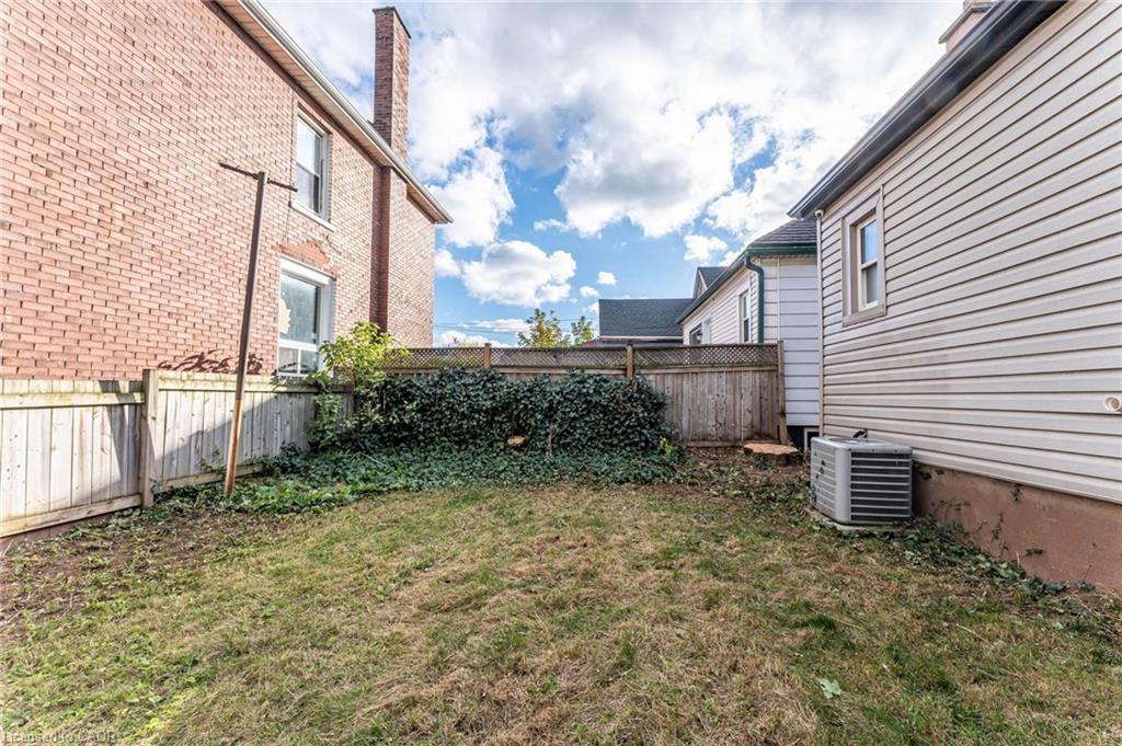 222 Kensington Avenue N Property Photo 33