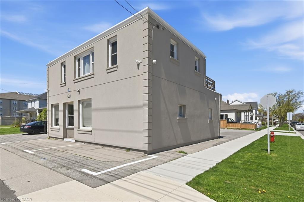 256 Lincoln Street Property Photo 4