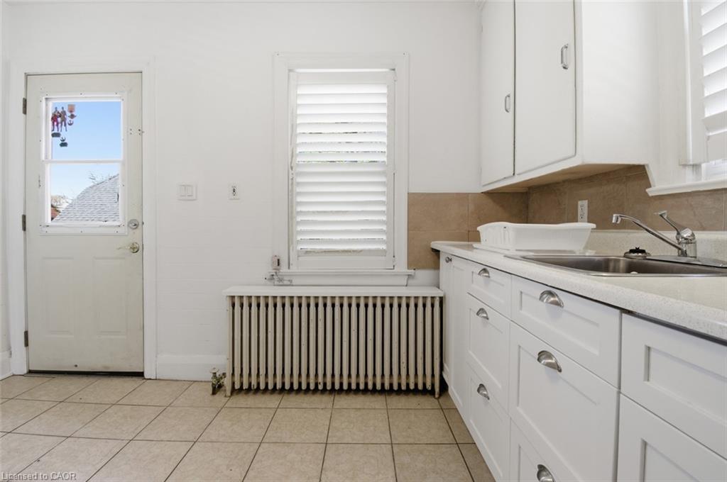 256 Lincoln Street Property Photo 27