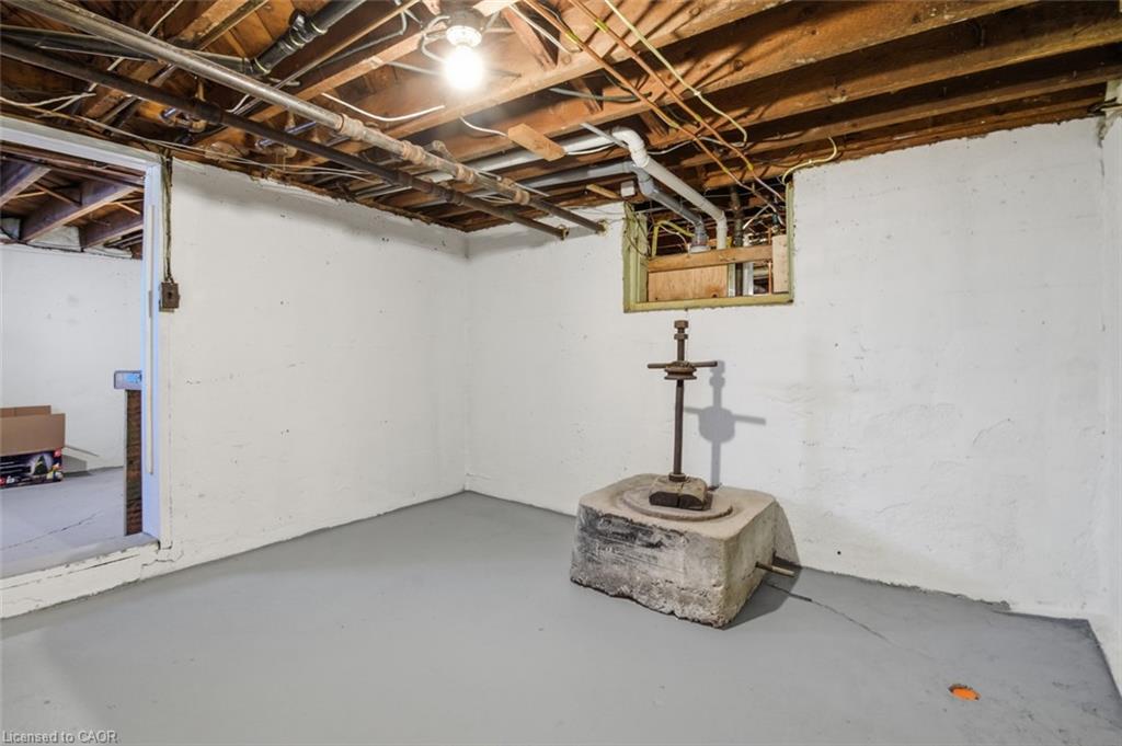 256 Lincoln Street Property Photo 32