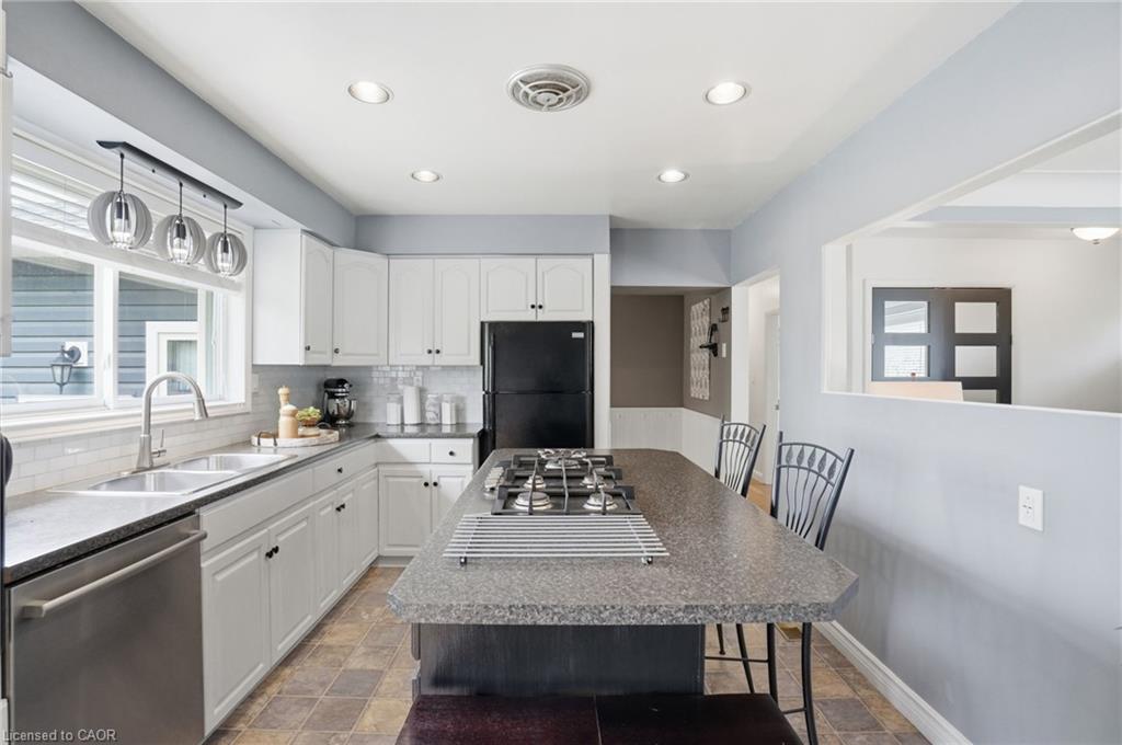 31 Algonquin Avenue Property Photo 13