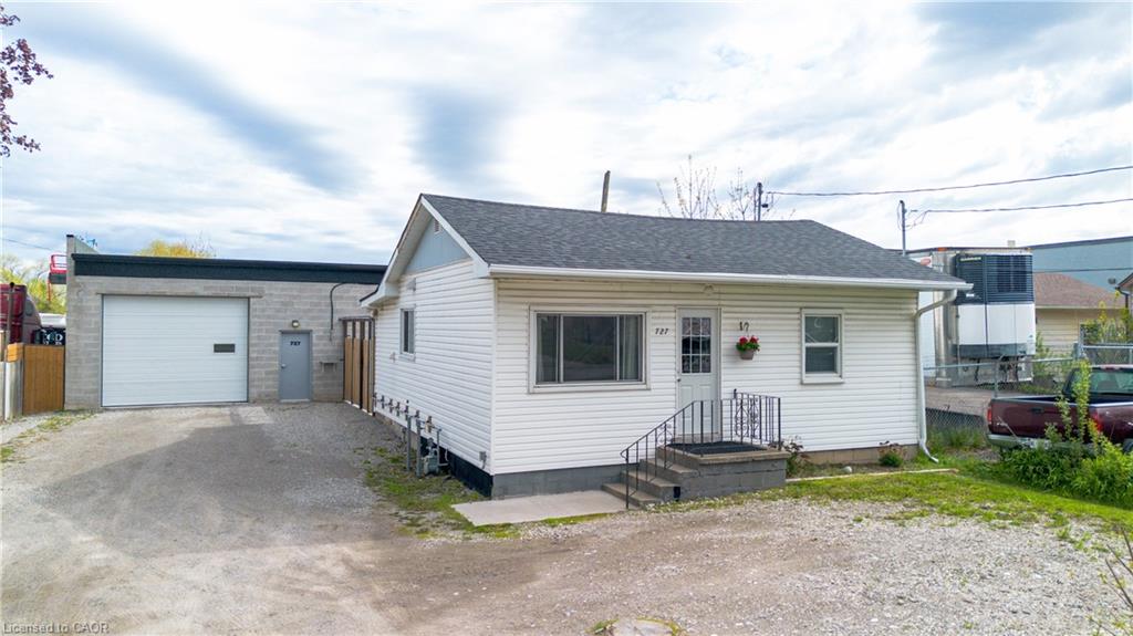 727 Barton Street Property Photo 2