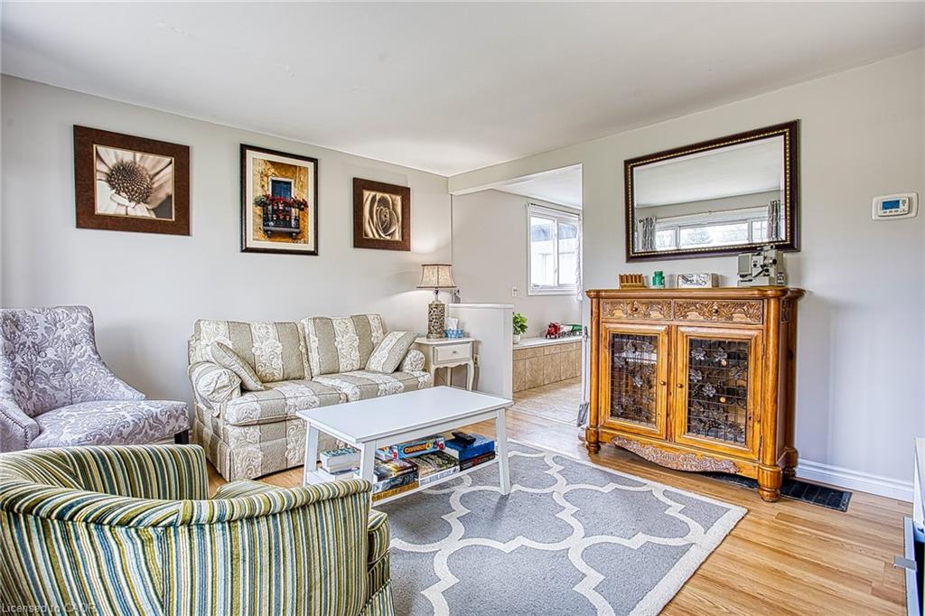 727 Barton Street Property Photo 4