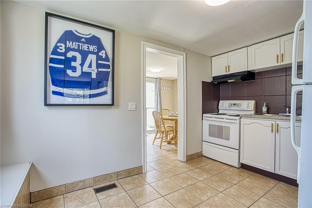 727 Barton Street Property Photo 10
