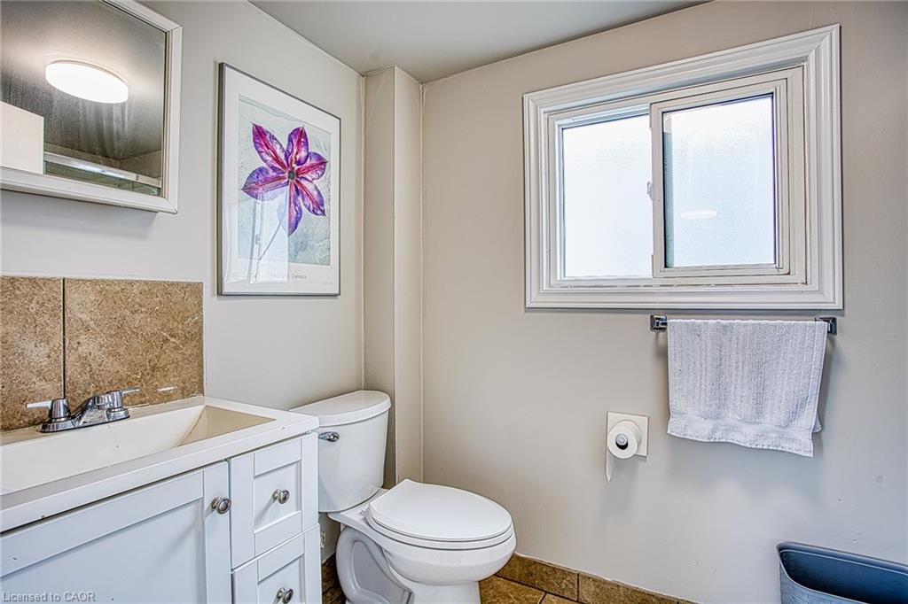 727 Barton Street Property Photo 15