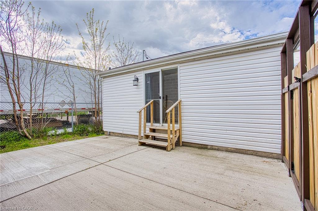 727 Barton Street Property Photo 16