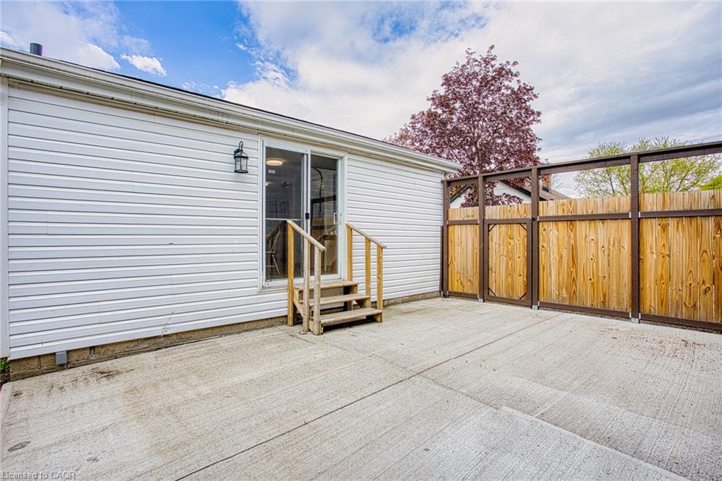 727 Barton Street Property Photo 17