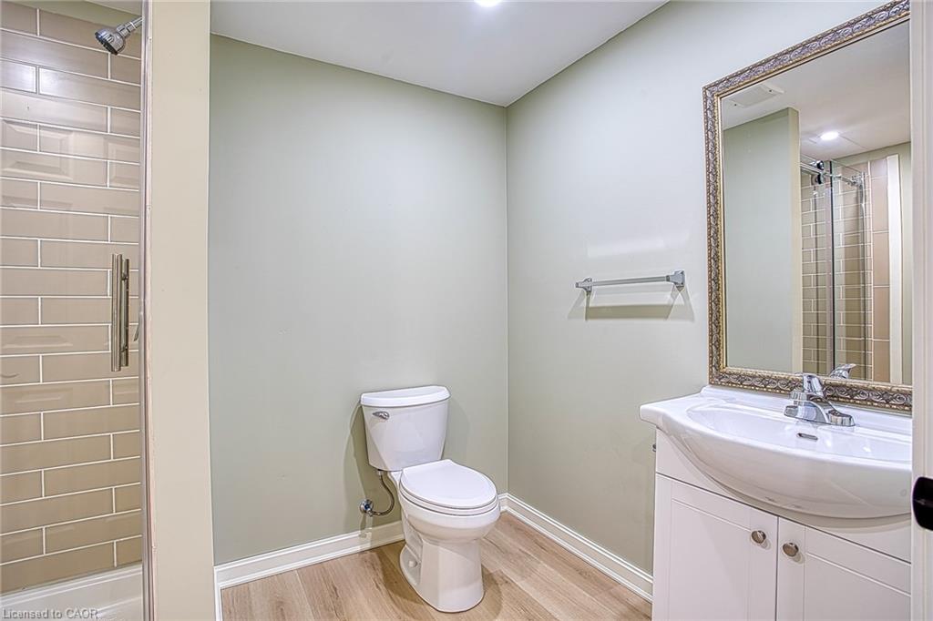 727 Barton Street Property Photo 28