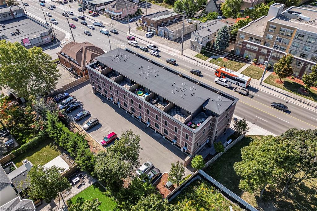 213-760 Lakeshore Road E Property Photo 1