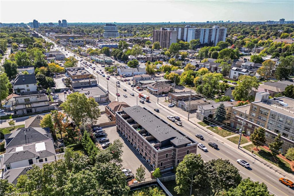 213-760 Lakeshore Road E Property Photo 7