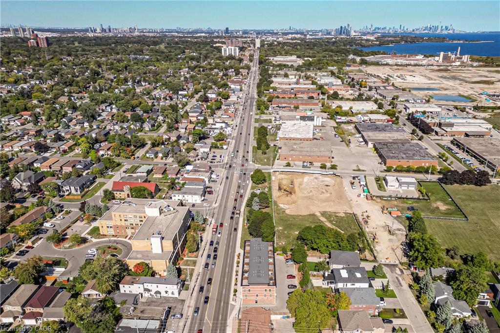 213-760 Lakeshore Road E Property Photo 14