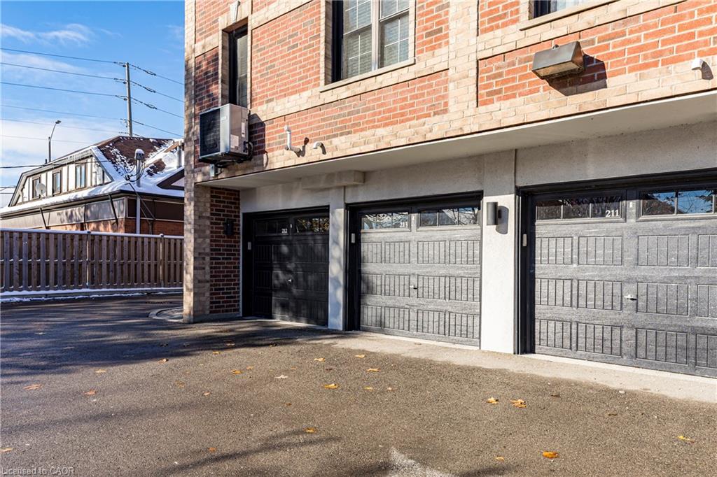 213-760 Lakeshore Road E Property Photo 21