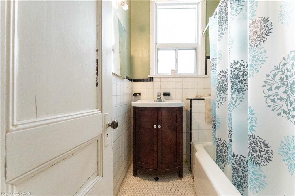 1311 King Street W Property Photo 31