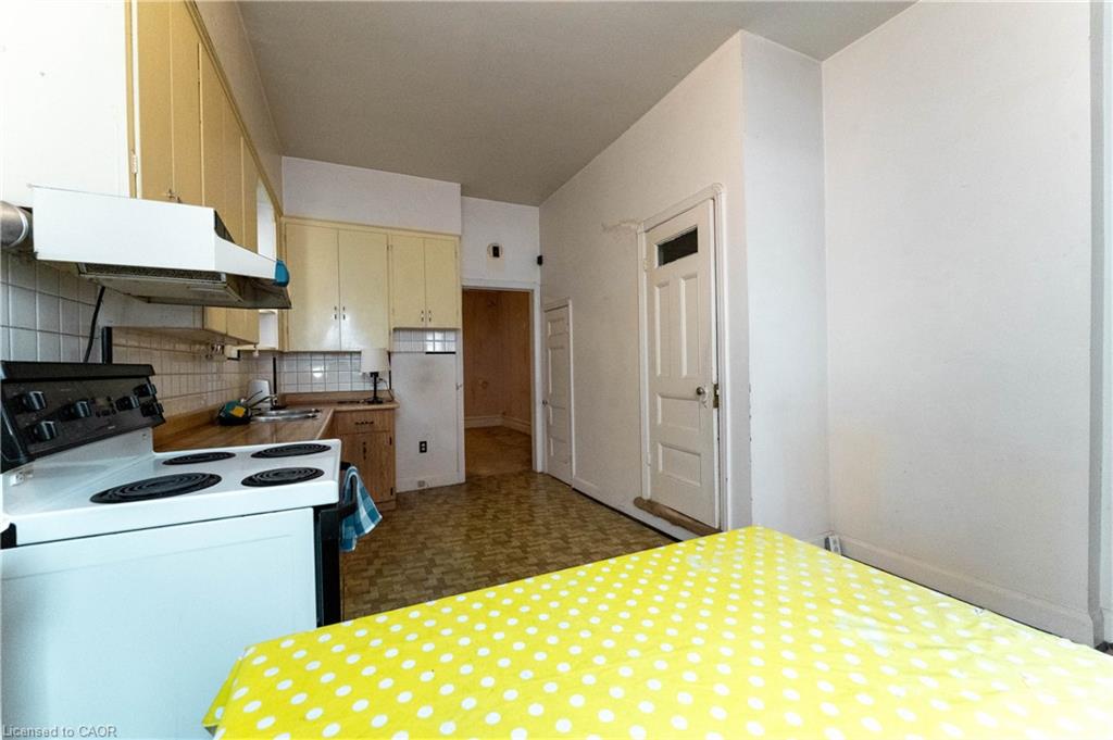 1311 King Street W Property Photo 9