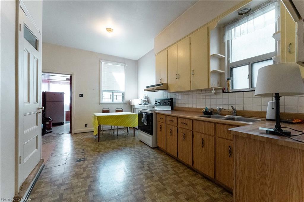 1311 King Street W Property Photo 13