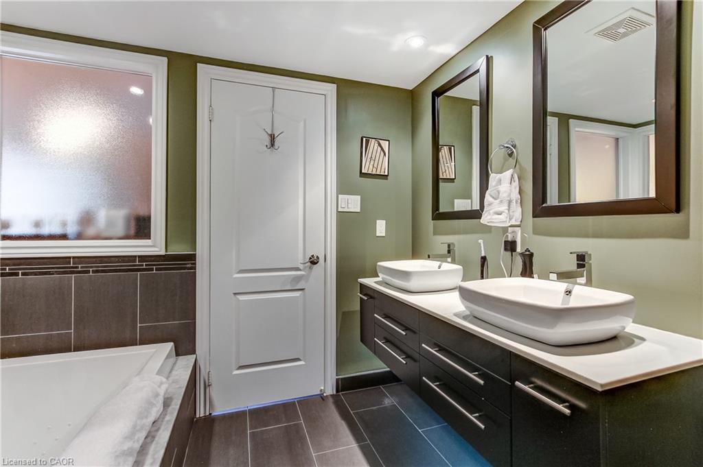 8b-1084 Queen Street W Property Photo 26