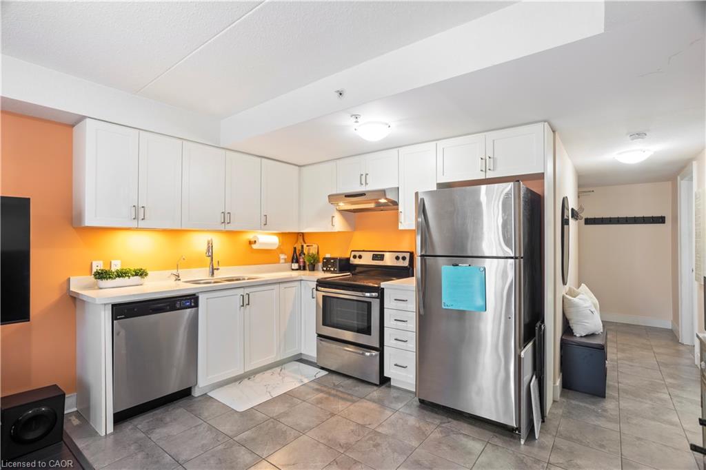 204-64 Frederick Drive Property Photo 5