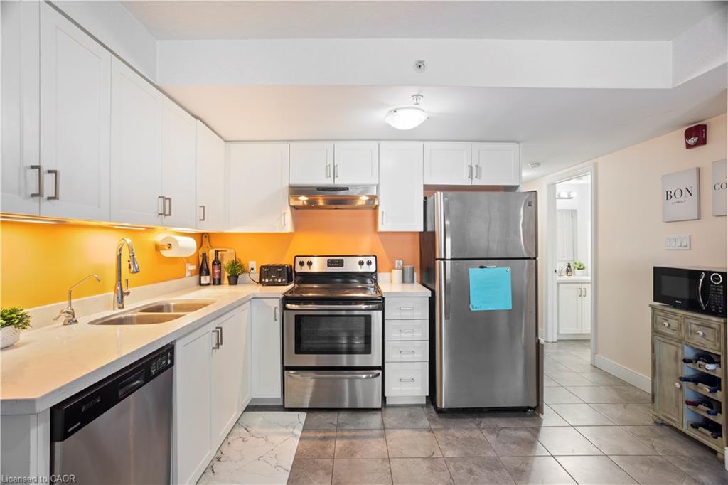 204-64 Frederick Drive Property Photo 6