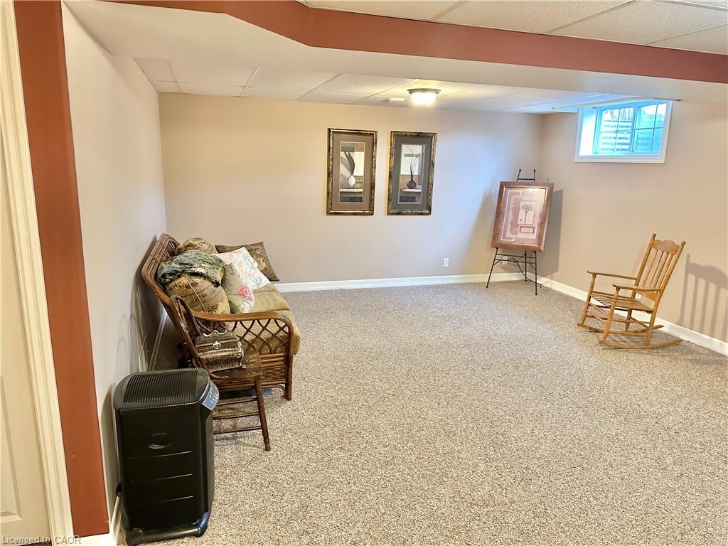 4-409 Queen Street S Property Photo 21