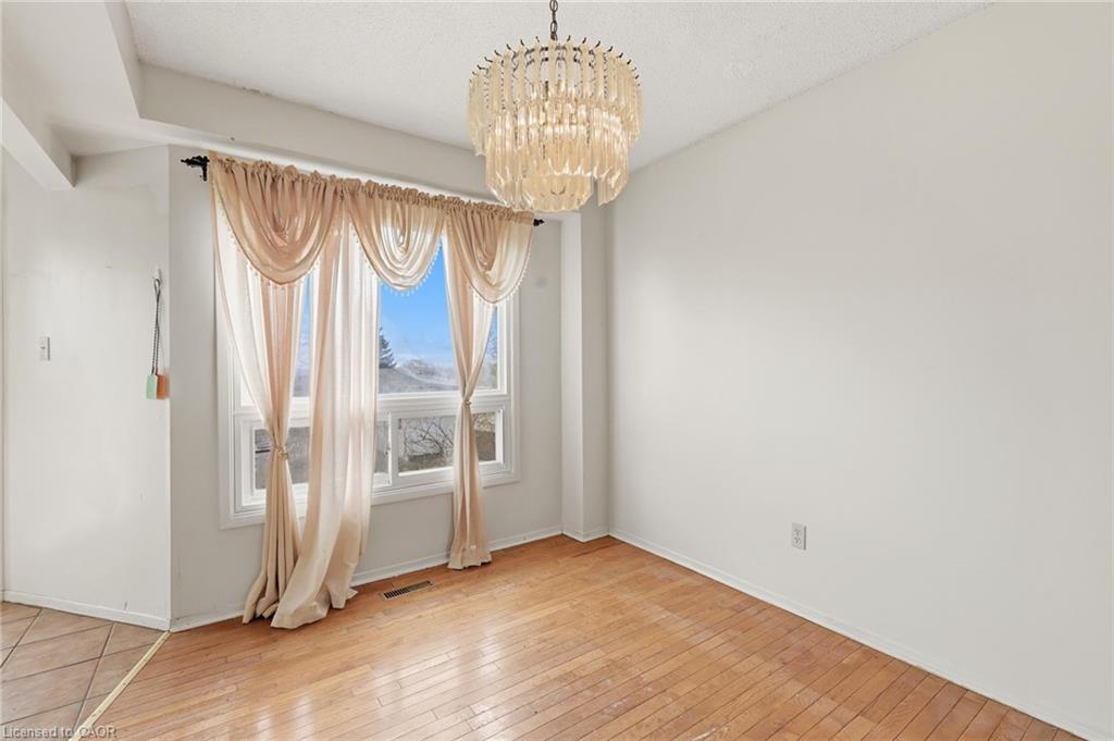 2275 Chapman Court Property Photo 15