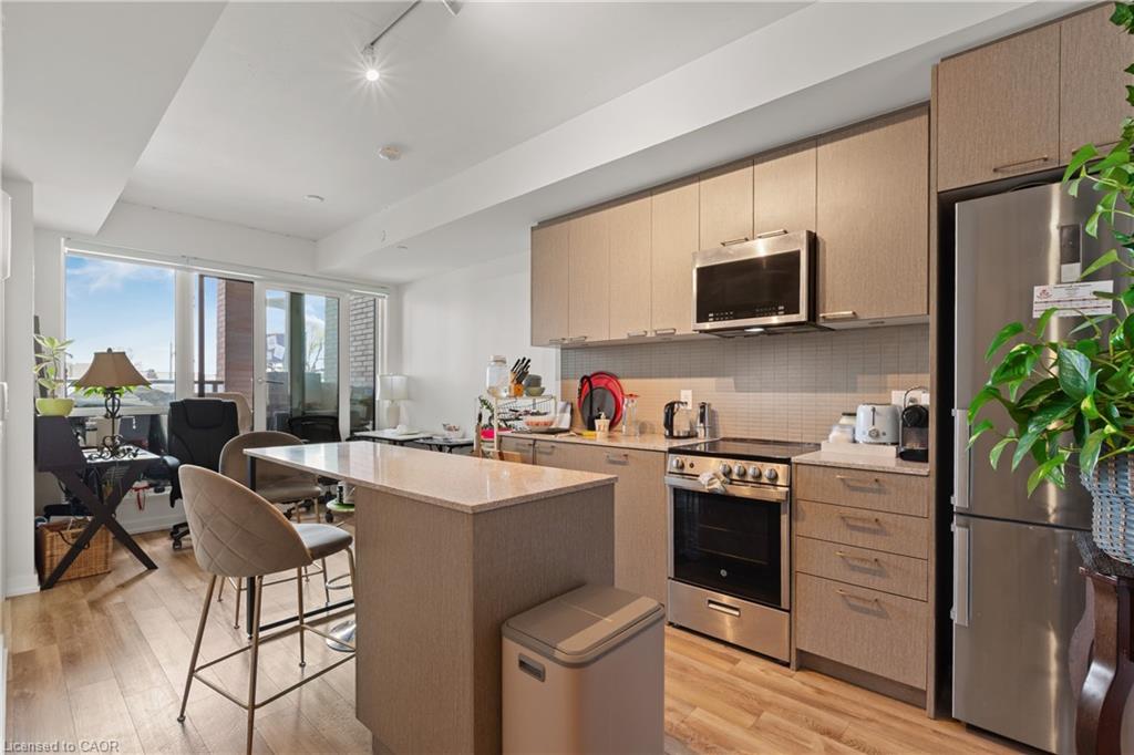 216-1808 St Clair Avenue W Property Photo 8