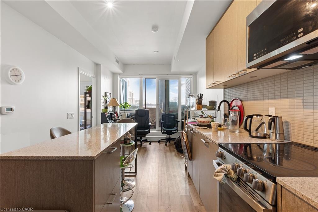216-1808 St Clair Avenue W Property Photo 10