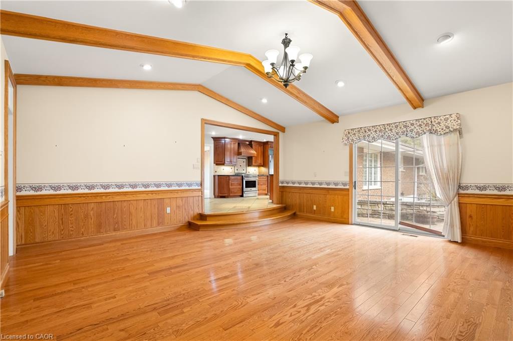 4646 Sideroad 20 N Property Photo 11
